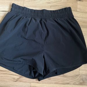 Beyond Yoga Stretch Woven In Stride Short